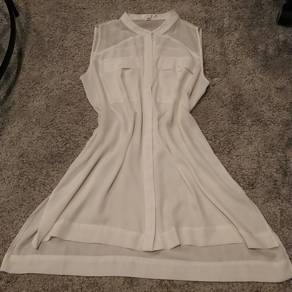 Sleeveless button up shirt